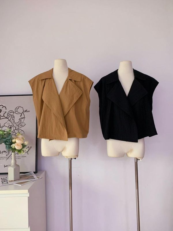 ZinD [ 大翻領西裝風格背心外套 ] 2色 2604291 shihslica ZinD,zind,ZD,zooindrawer,zoo in 抽屜,動物園,丹寧,外套,外套富翁,洋裝,韓國襪子,年終慶,雙11,雙12,黑五,百搭,合購價,自訂,春裝,Tshirt,首爾