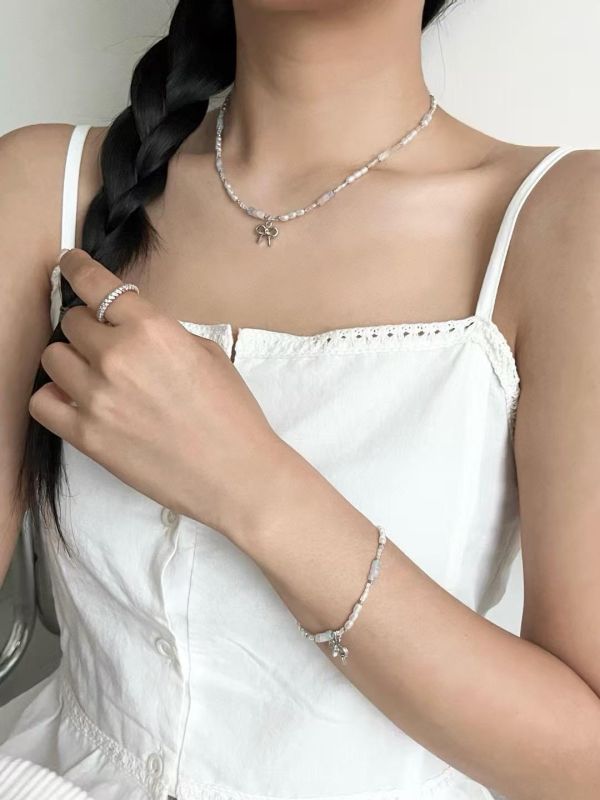 ZinD [ 天使光小蝴蝶結串珠項鏈/手鍊 ] 2606271 飾品永遠不嫌多
韓風飾品高品質款式
韓國製造
耳針式