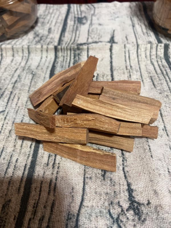 老山檀香柴＊（一斤半罐裝）９００g 檀香柴