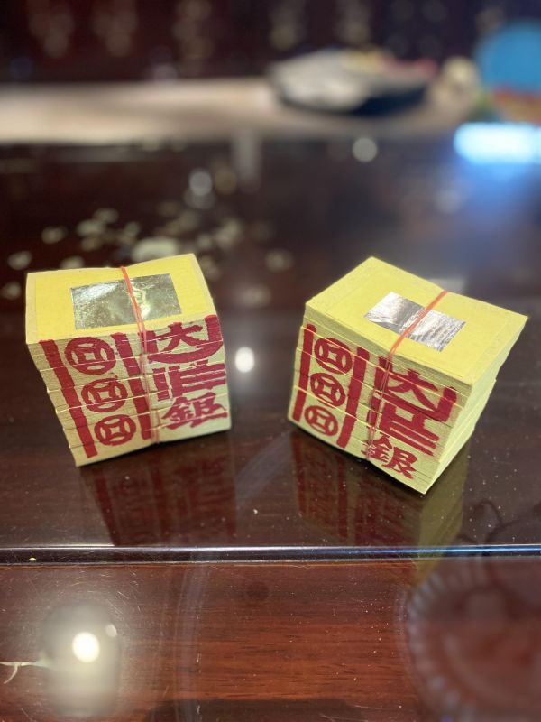 單支＊銀紙／小銀金／公媽金【傳統／環保金紙】 單支＊銀紙
