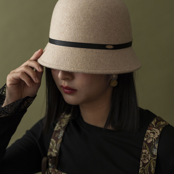 法式圓頂細綁帶小帽簷羊毛淑女帽-米色 質感女帽,設計師女帽,法式女帽