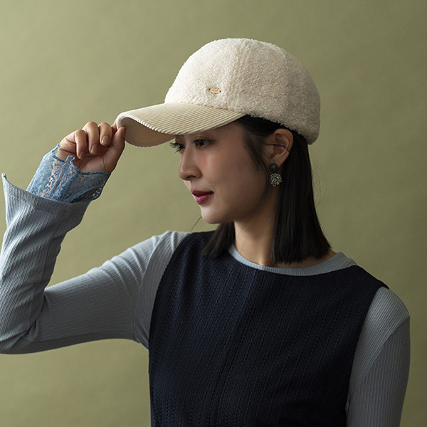 小羔羊拼接燈芯絨設計感鴨舌帽-雪白 質感女帽,設計師女帽,法式女帽