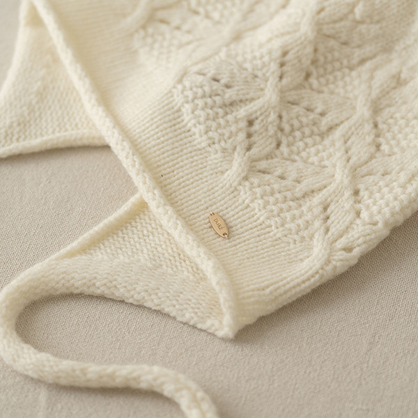 美麗諾羊毛縷空球球裝飾綁帶針織帽-白色 質感女帽,設計師女帽,法式女帽