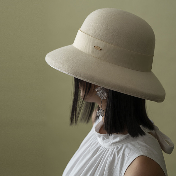 法式圓頂帽簷包邊復古感羊毛淑女帽-米白 質感女帽,設計師女帽,法式女帽