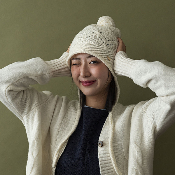 美麗諾羊毛縷空球球裝飾綁帶針織帽-白色 質感女帽,設計師女帽,法式女帽