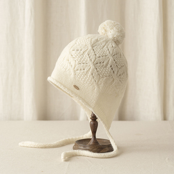 美麗諾羊毛縷空球球裝飾綁帶針織帽-白色 質感女帽,設計師女帽,法式女帽