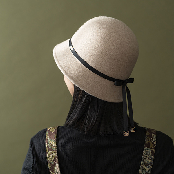 法式圓頂細綁帶小帽簷羊毛淑女帽-米色 質感女帽,設計師女帽,法式女帽