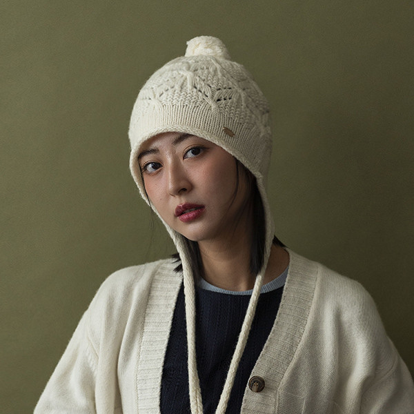 美麗諾羊毛縷空球球裝飾綁帶針織帽-白色 質感女帽,設計師女帽,法式女帽