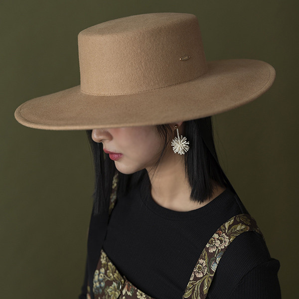 法式超大帽簷羊毛飄帶平頂帽-駝色 質感女帽,設計師女帽,法式女帽