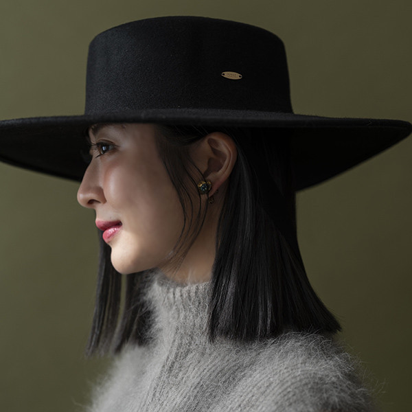 法式超大帽簷羊毛飄帶平頂帽-黑色 質感女帽,設計師女帽,法式女帽