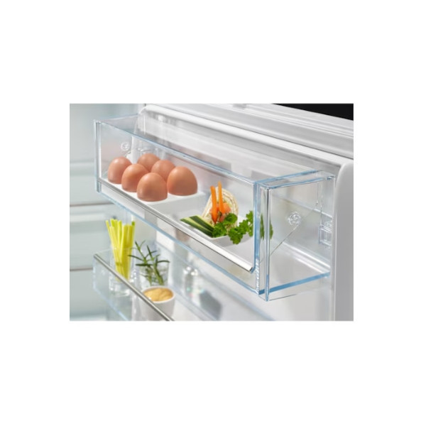 LNC8MD18R8 800系列 244公升 全嵌入式電冰箱 LNC8MD18R8 800系列 244公升 全嵌入式電冰箱