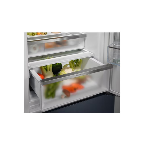 LNC8MD18R8 800系列 244公升 全嵌入式電冰箱 LNC8MD18R8 800系列 244公升 全嵌入式電冰箱