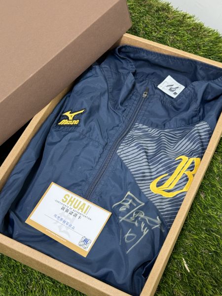 中信兄弟周思齊親簽風衣 周思齊,中華職棒,親簽版,短袖風衣,棒球,球員,中信兄弟