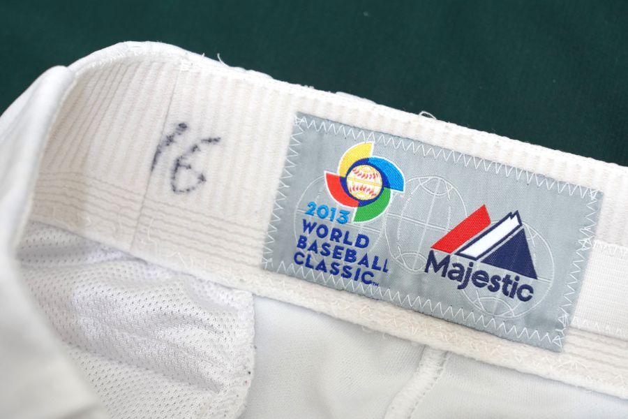 2013年世界棒球經典賽周思齊實戰簽名球褲-01 周思齊,中華職棒,親簽版,實戰球褲,棒球,球員,經典賽,中華隊