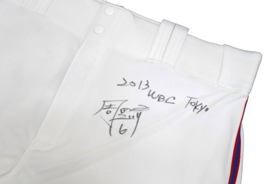 2013年世界棒球經典賽周思齊實戰簽名球褲-02 周思齊,中華職棒,親簽版,實戰球褲,棒球,球員,經典賽,中華隊