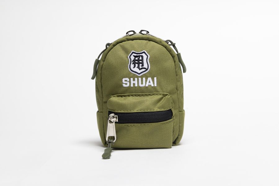 背包造型小甩包 背包造型小甩包, SHUAI, 小甩包, 迷你背包, 迷你收納包, 零錢包, 小物收納包, 包包掛飾, 軍綠收納包, 灰色收納包, 鑰匙包, 耳機收納包, 潮牌配件, 棒球周邊, 甩周邊