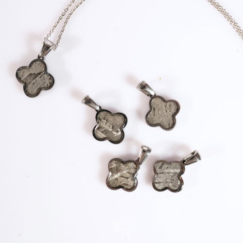 阿勒泰天鐵吊墜 