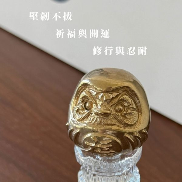 黃銅礦達摩雕刻件 黃銅達摩 招財擺件推薦 風水擺飾 招財開運物  辦公室吉祥物  黃銅能量飾品  金屬材質擺件