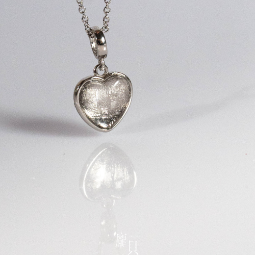 瑞典天鐵吊墜｜一心一宇宙 