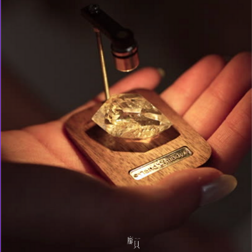 礦標聚光展示檯 