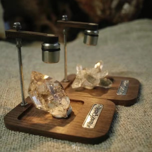 礦標聚光展示檯 