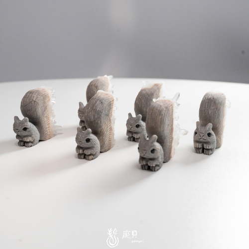 精雕白水晶松鼠 