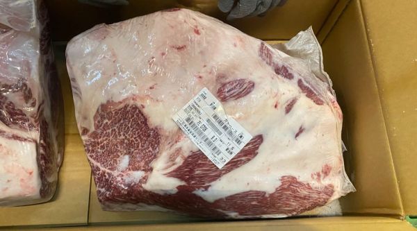 日本A5和牛 背肩9.8kg 4200(可切骰子、肉片) 日本A5和牛 牛排  骰子牛 1人份