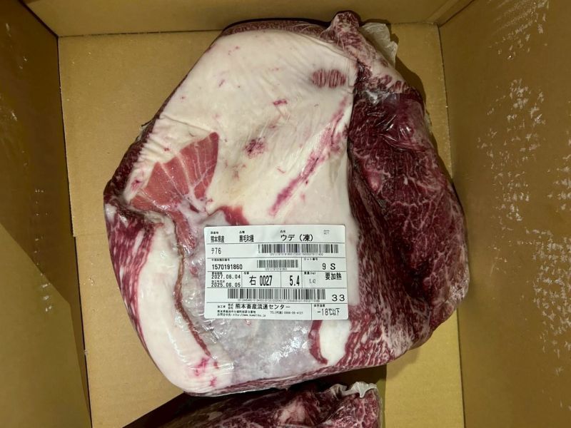 【原肉-前腿】日本A5和牛 BMS10 R前腿 5.4KG 日本和牛, A5和牛, 頂級和牛, 原肉和牛, 樂本和牛, 宅配和牛, 和牛直送, 燒肉和牛, 牛排和牛, 台北和牛宅配
