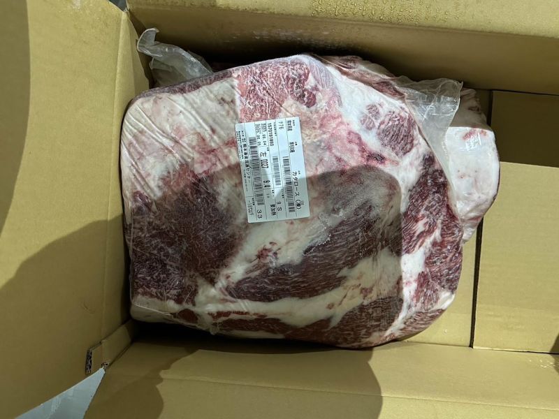 【原肉-背肩】日本A5和牛 BMS10 L翼板 9.4KG 日本和牛, A5和牛, 頂級和牛, 原肉和牛, 樂本和牛, 宅配和牛, 和牛直送, 燒肉和牛, 牛排和牛, 台北和牛宅配