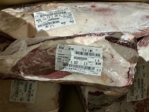 【原肉-前腿】日本A5和牛 BMS10 L前腿 3.0KG 日本和牛, A5和牛, 頂級和牛, 原肉和牛, 樂本和牛, 宅配和牛, 和牛直送, 燒肉和牛, 牛排和牛, 台北和牛宅配