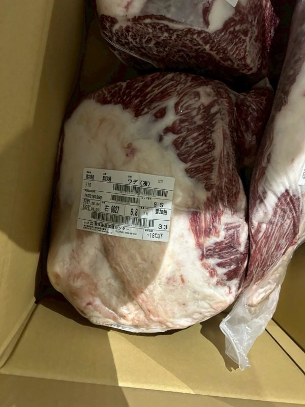【原肉-前腿】日本A5和牛 BMS10 R前腿 6.8KG 日本和牛, A5和牛, 頂級和牛, 原肉和牛, 樂本和牛, 宅配和牛, 和牛直送, 燒肉和牛, 牛排和牛, 台北和牛宅配