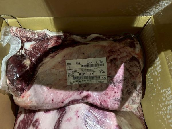 【原肉-背肩】日本A5和牛 BMS10 R脖子 6.5KG 日本和牛, A5和牛, 頂級和牛, 原肉和牛, 樂本和牛, 宅配和牛, 和牛直送, 燒肉和牛, 牛排和牛, 台北和牛宅配