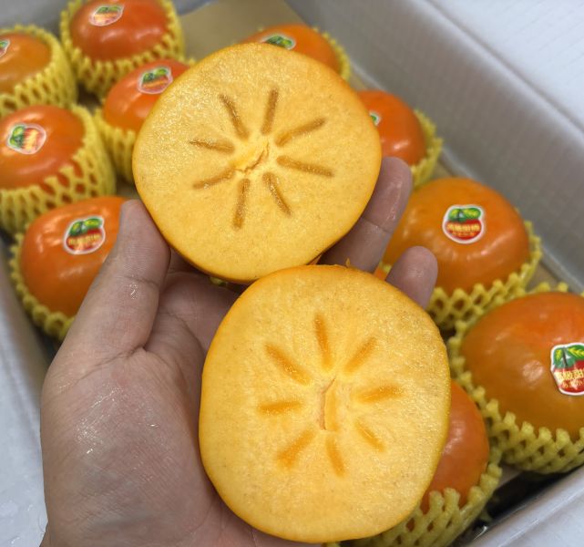 摩天嶺脆甜柿！清甜脆口感 吃硬吃軟都可以 