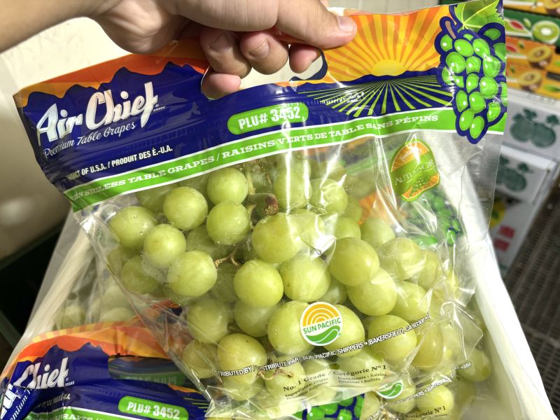 美國空運Air chief 秋脆綠無籽葡萄  脆甜口感 新鮮綠梗甜度高！隨機包裝品牌出貨 