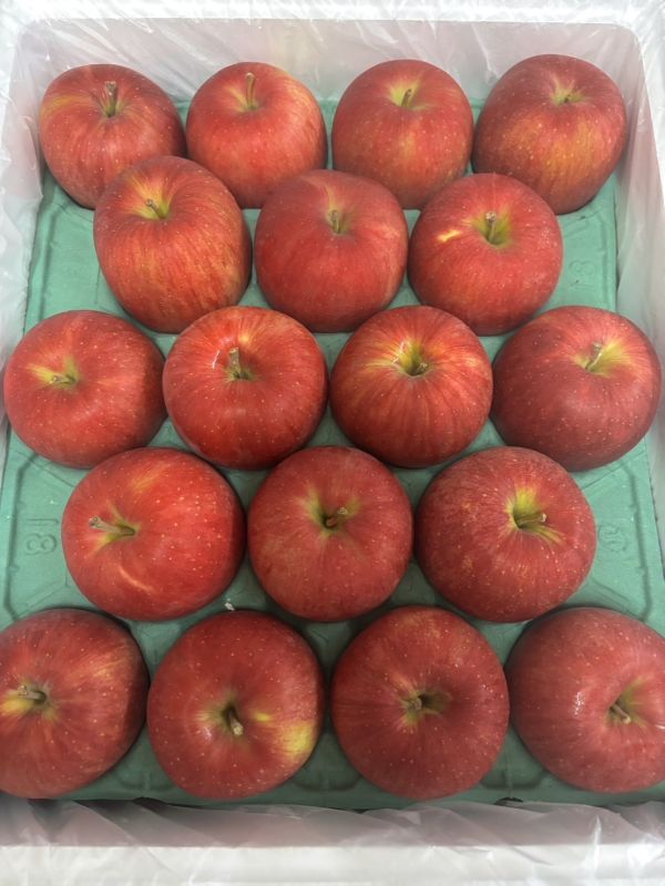 日本紅顏姬蘋果 甜度高0酸氣 外皮微微出油為正常情況！ 