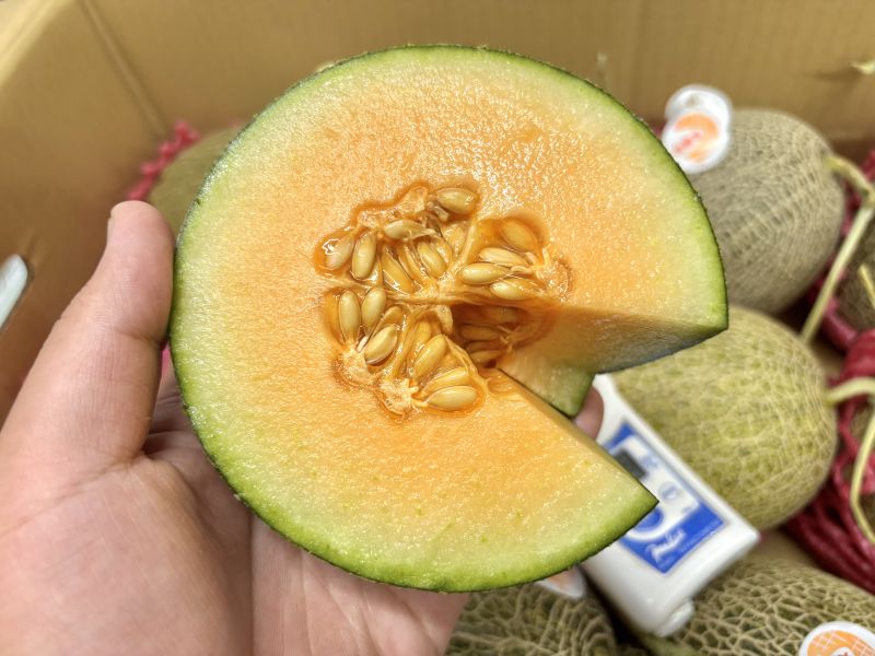 台南將軍鄉精選橘肉卡蜜拉哈密瓜  入口有奶香味 脆脆甜甜口感 