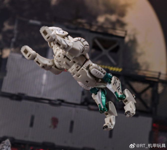 玩具聯合國 現貨 機甲玩具 RT-04 晝虎 白虎 BW 超能勇士 ZHOU HU 