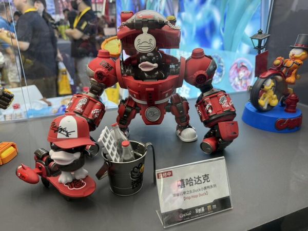 玩具聯合國 預購免訂金 聖斯基 X 安村蛋 嘻哈達克 黑鴨 薑母鴨 組裝模型 