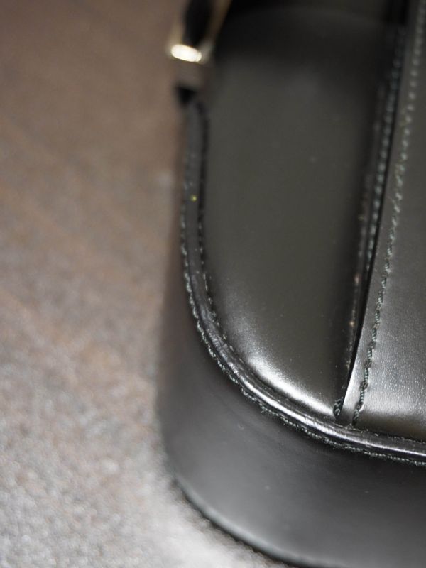 Ferragamo黑色小號腋下包 #252048 