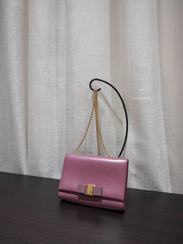 Ferragamo蝴蝶結鏈條包 #251964 