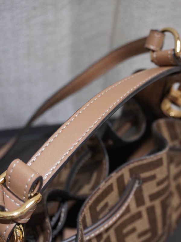 Fendi老花抽繩吊床包 #252026 