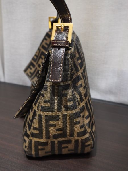 Fendi 老花金釦大法棍包 #241649 