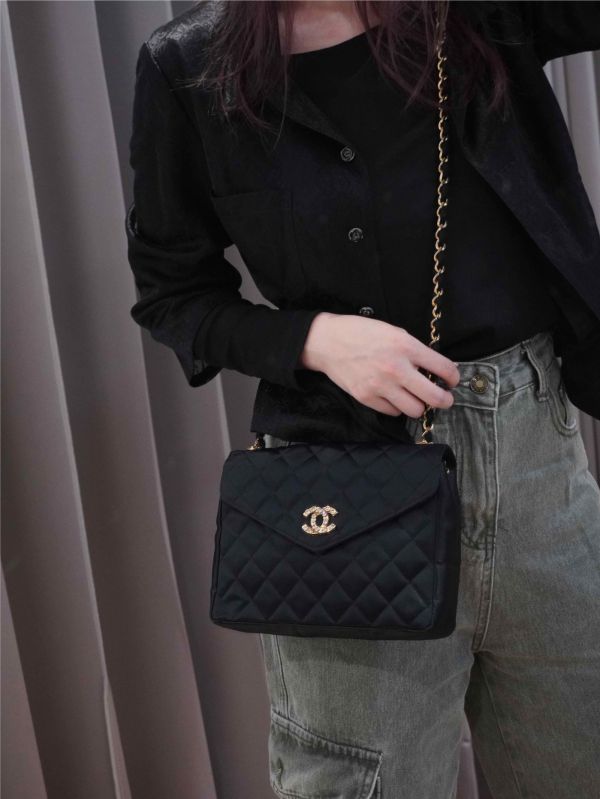 Chanel黑色緞面鋯石logo信封包#241247 