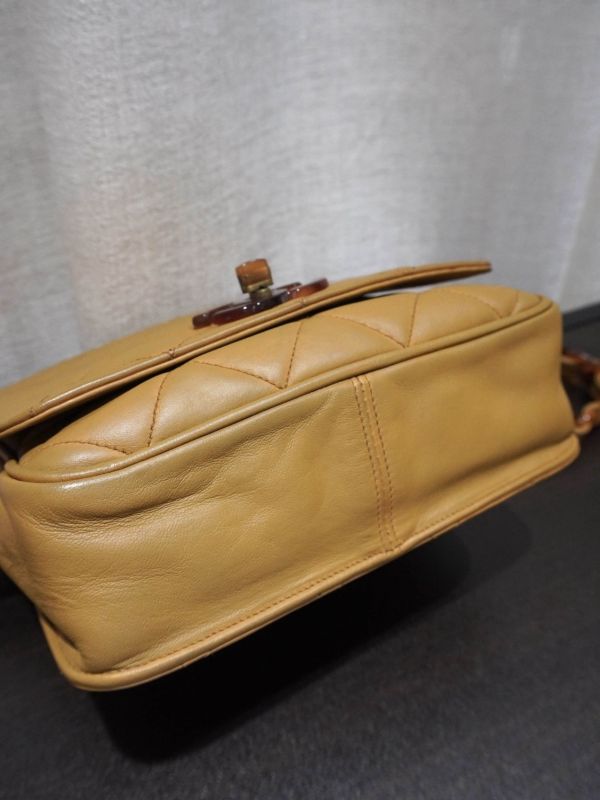 Chanel 奶茶色玳瑁肩背包 #251953 