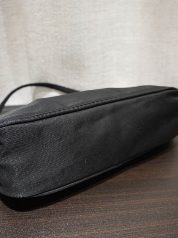 Prada黑色腋下包 #251961 