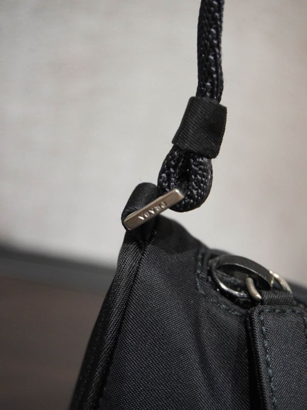 Prada黑色腋下包 #251961 