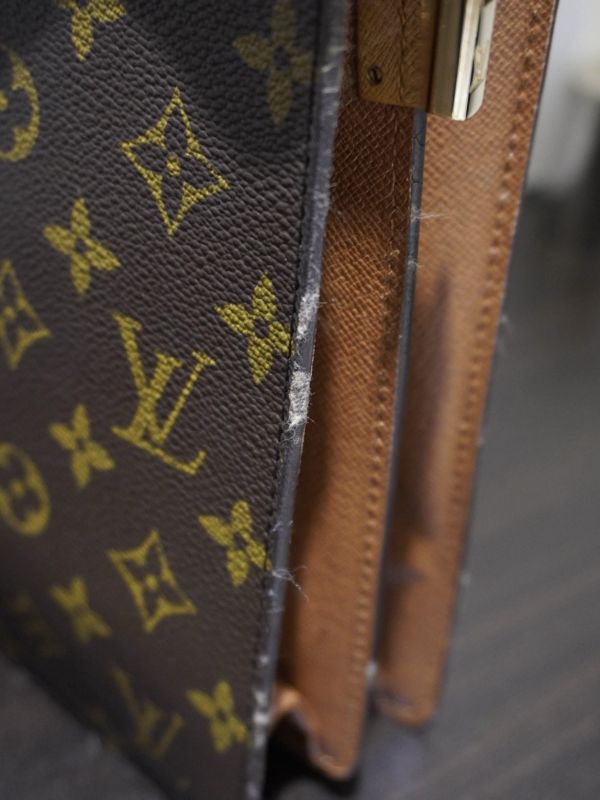 LV老花紅皮肩背包 #251947 