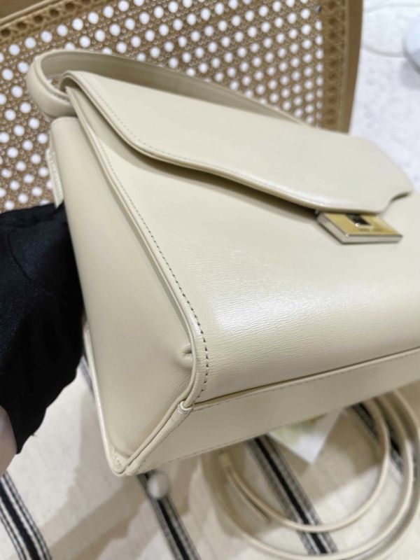 mila sehon 米色肩背包 #241399 