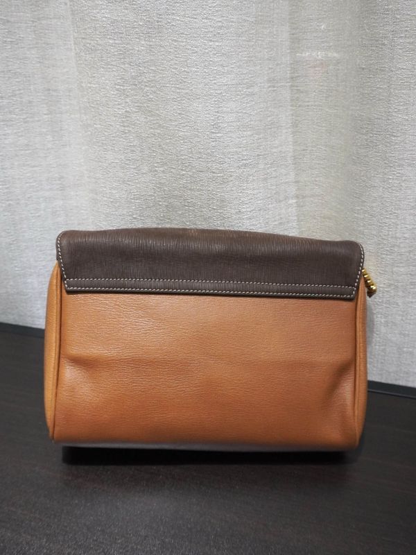 Loewe焦糖色蛇骨手拿包 #251905 