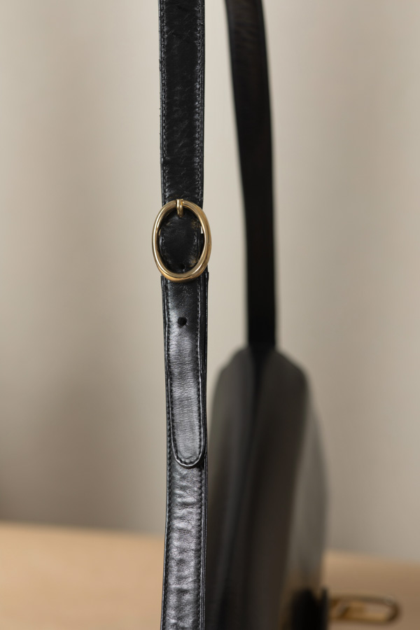 Gucci 70s黑金gg釦肩背包 #220262 